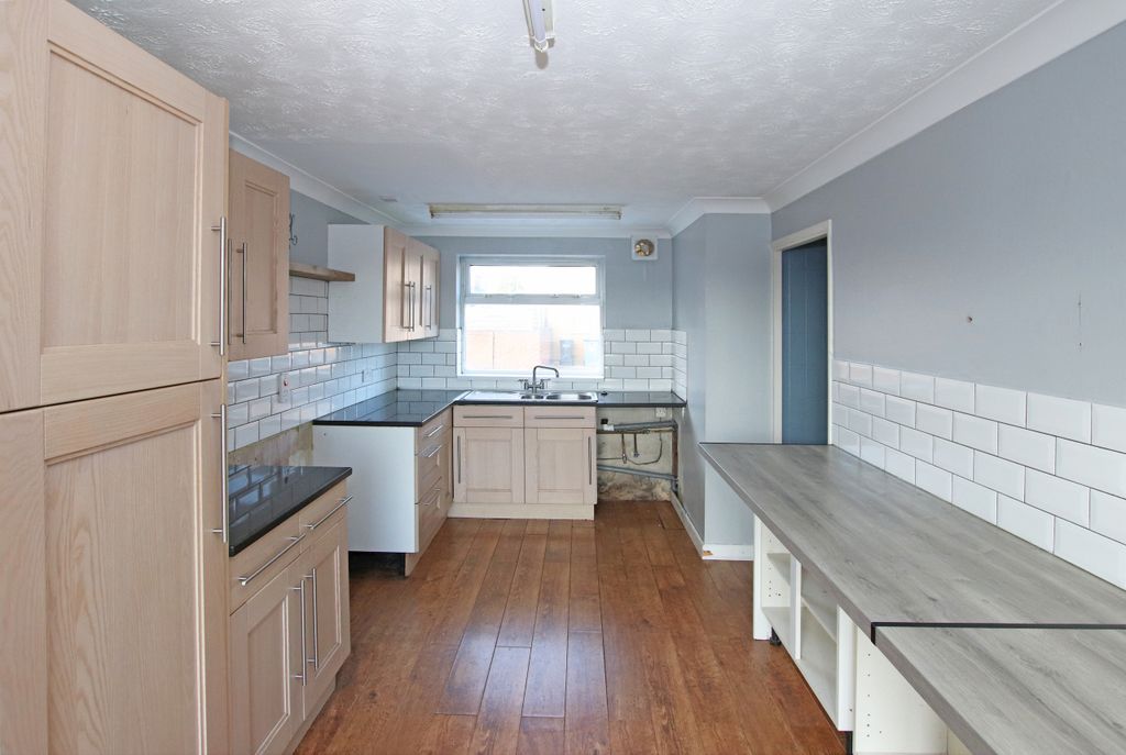 Property photo 2 of 9 9Rathkitche