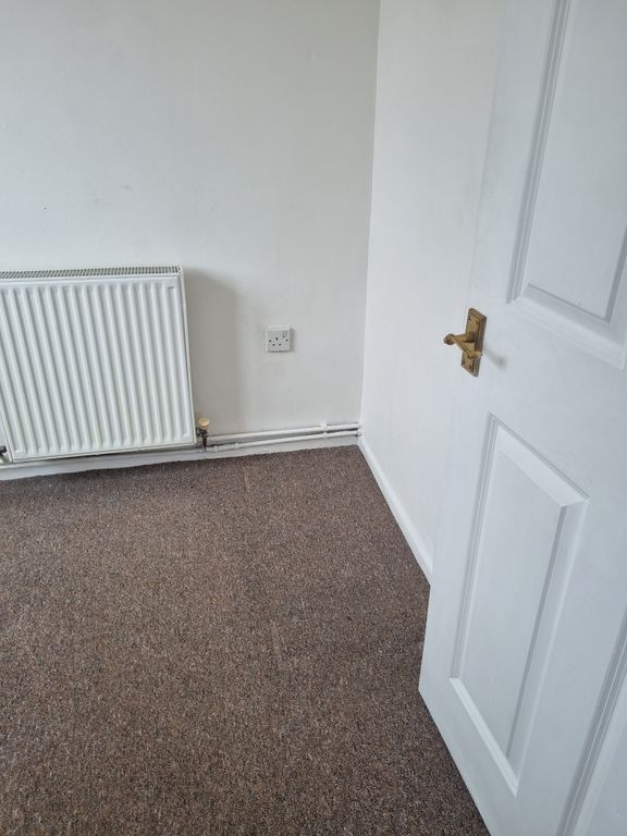 Property photo 2 of 25