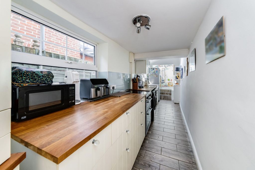 Property photo 3 of 23