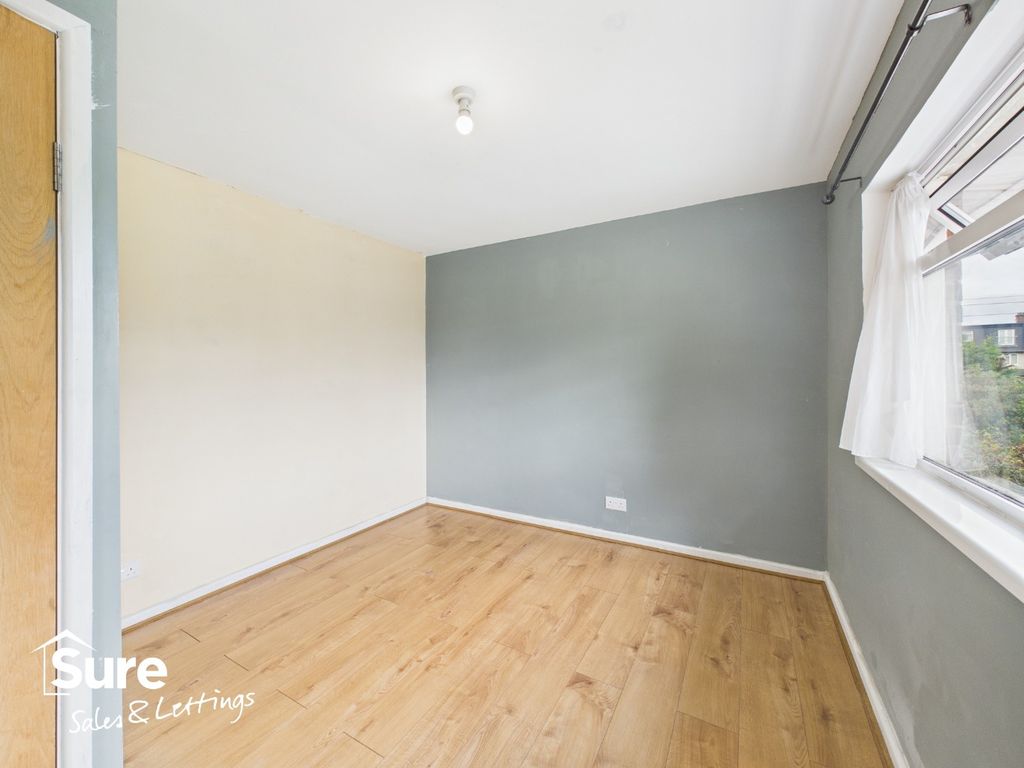 Property photo 3 of 12 4532592