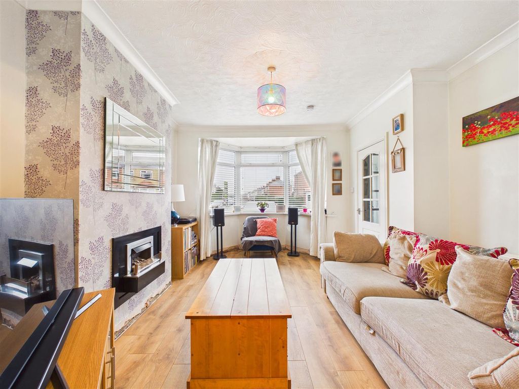 Property photo 2 of 12 Cam05193G0-Pr0115-Still012.Jpg