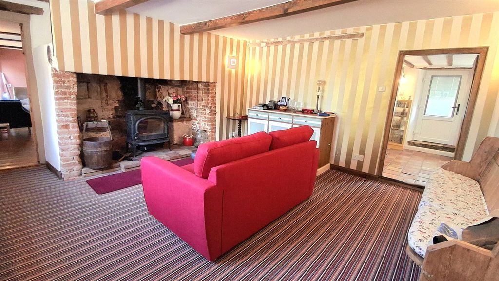 Property photo 3 of 49 Picture No. 24