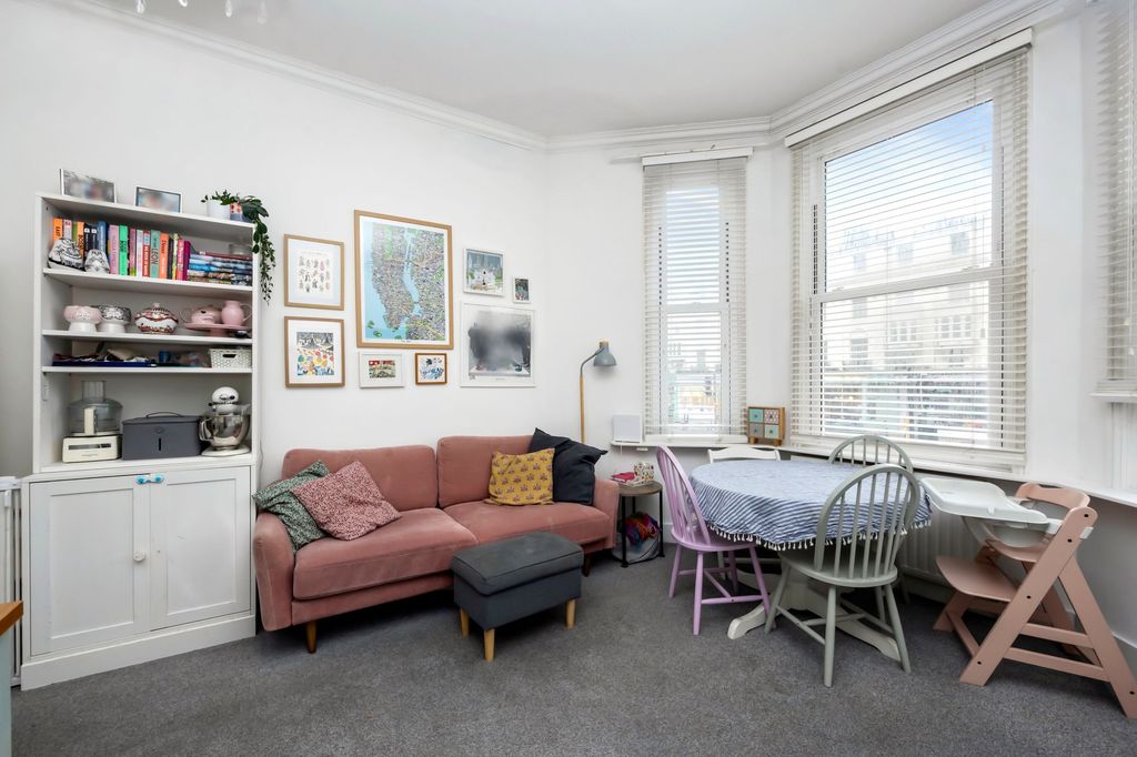 Property photo 3 of 16