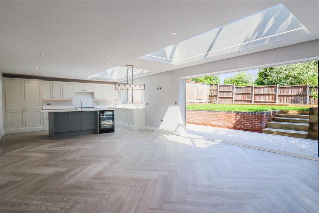 Property photo 2 of 44