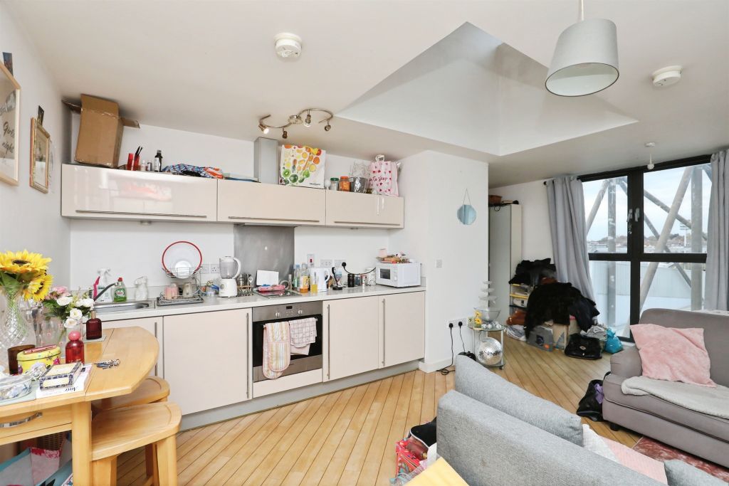 Property photo 3 of 17