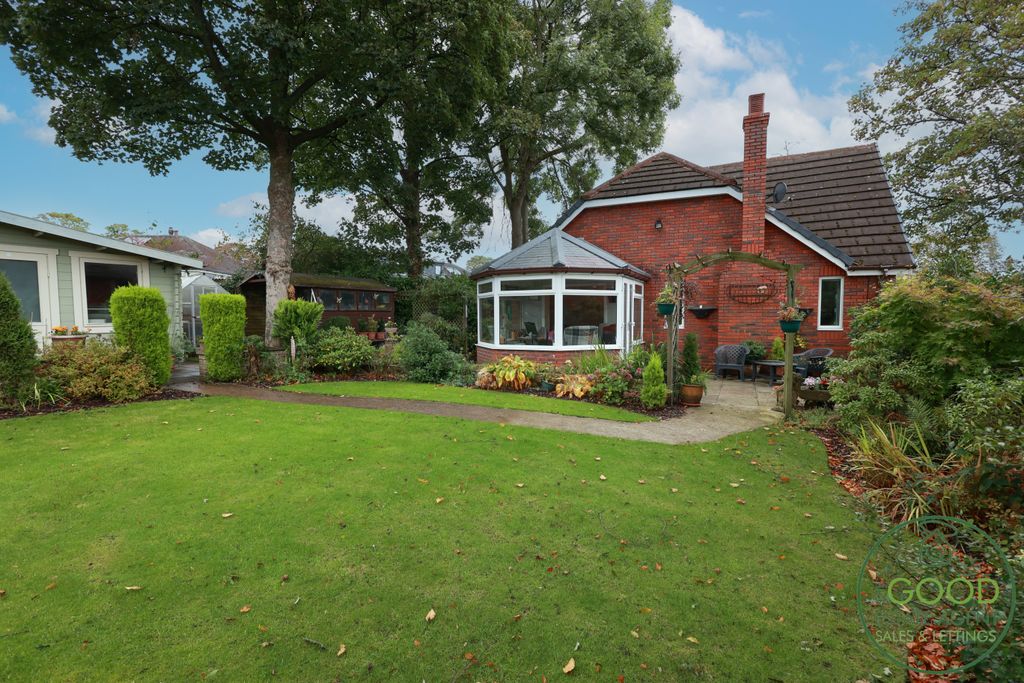 Property photo 2 of 33