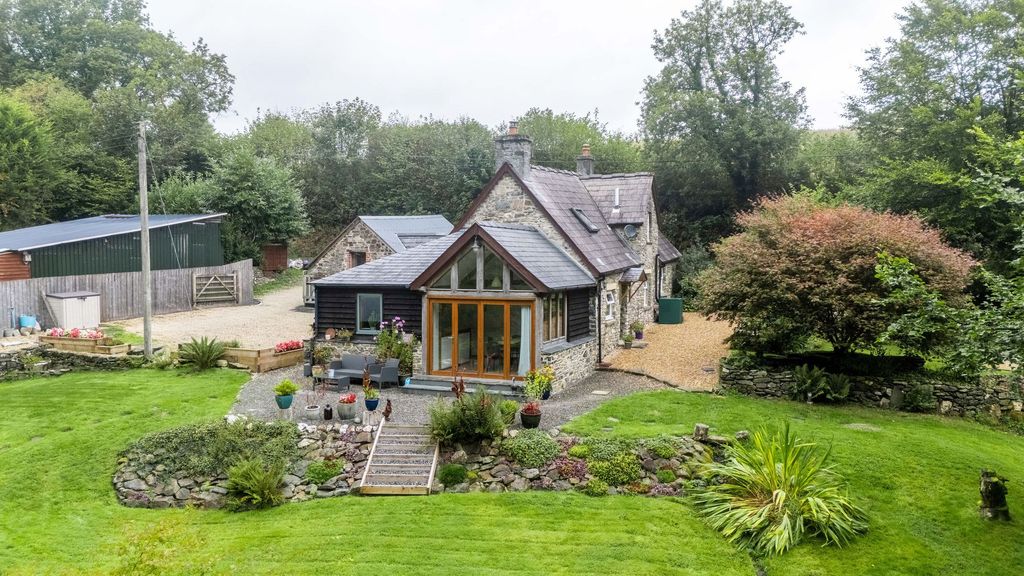 Property photo 1 of 85