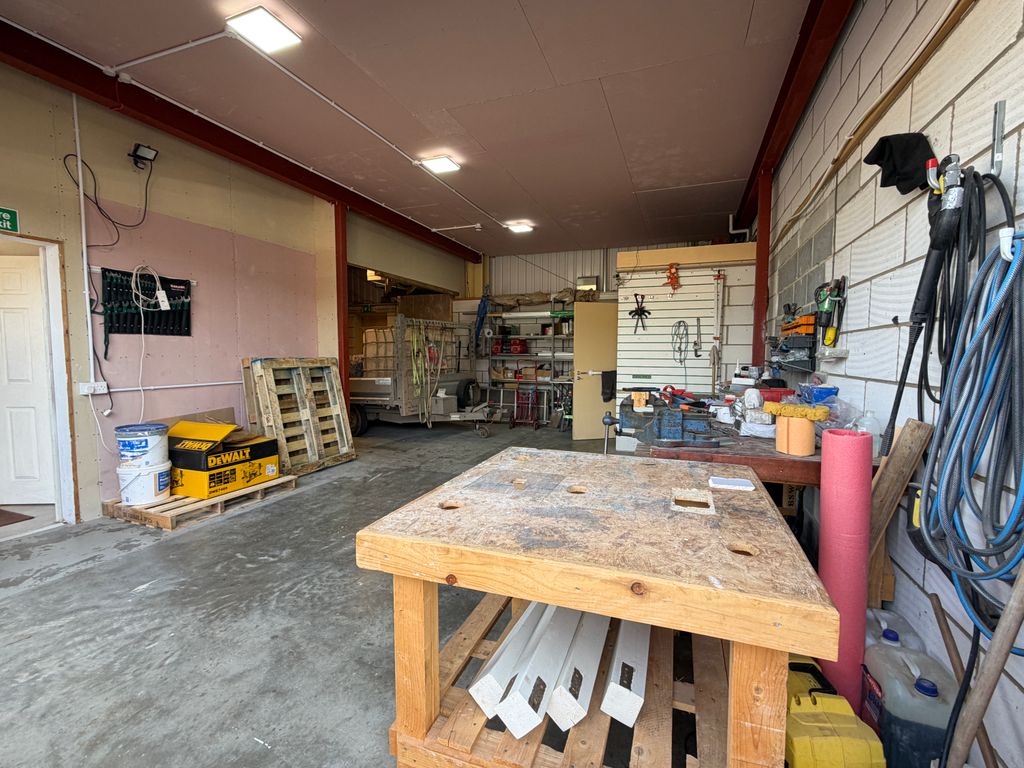 Property photo 3 of 4