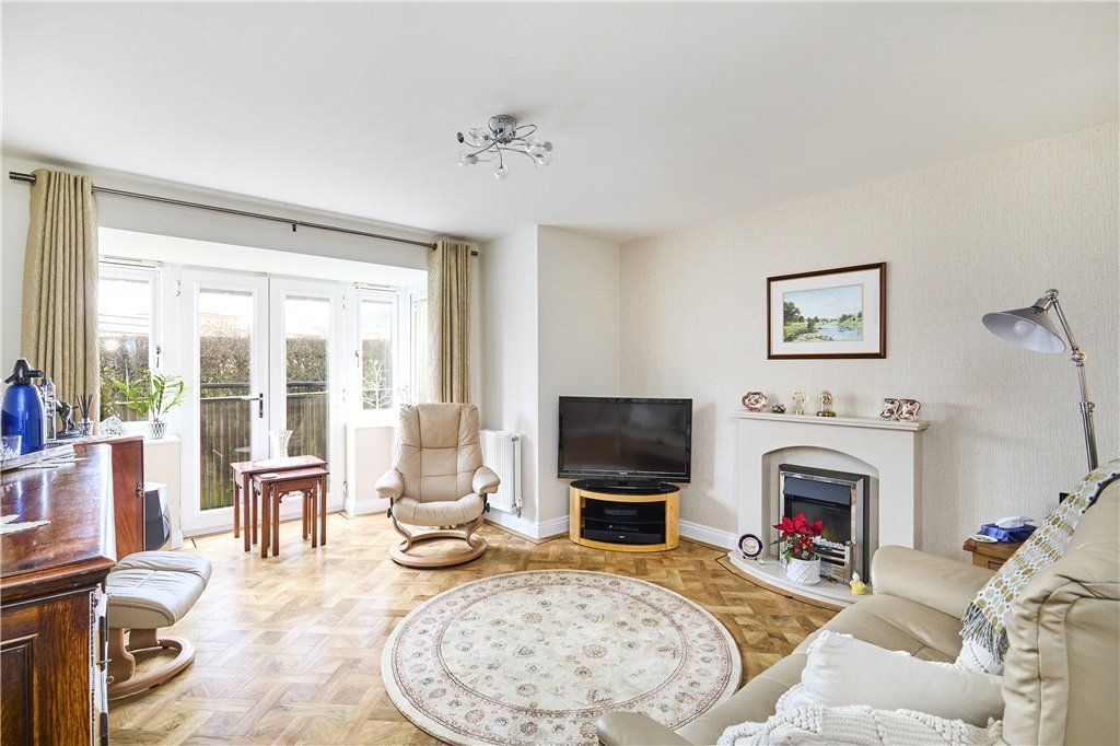 Property photo 2 of 16 Living Room