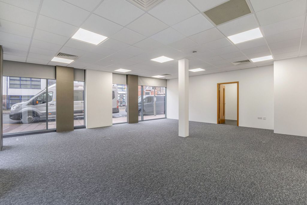 Property photo 2 of 6