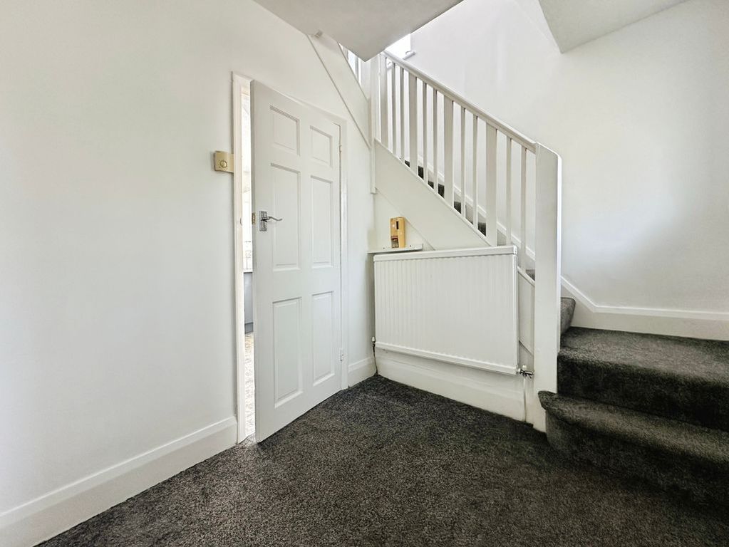 Property photo 2 of 15 Hallway