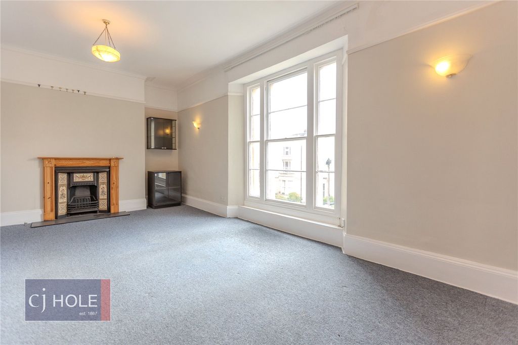 Property photo 2 of 14 Picture No. 02