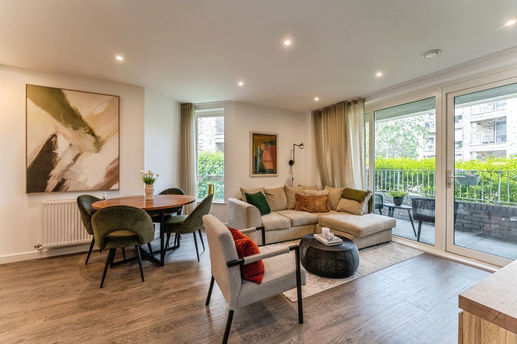 Property photo 1 of 16 Open Plan Living