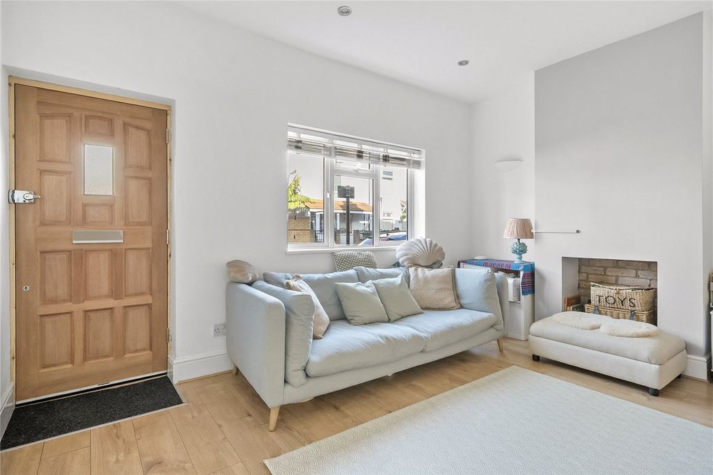 Property photo 3 of 17 Picture No. 35