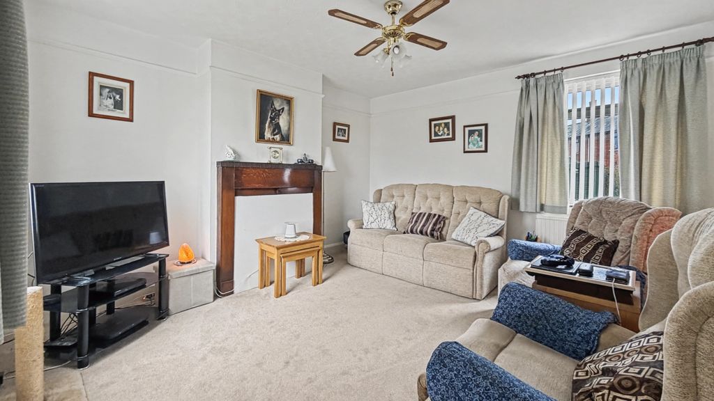 Property photo 2 of 10 4924361