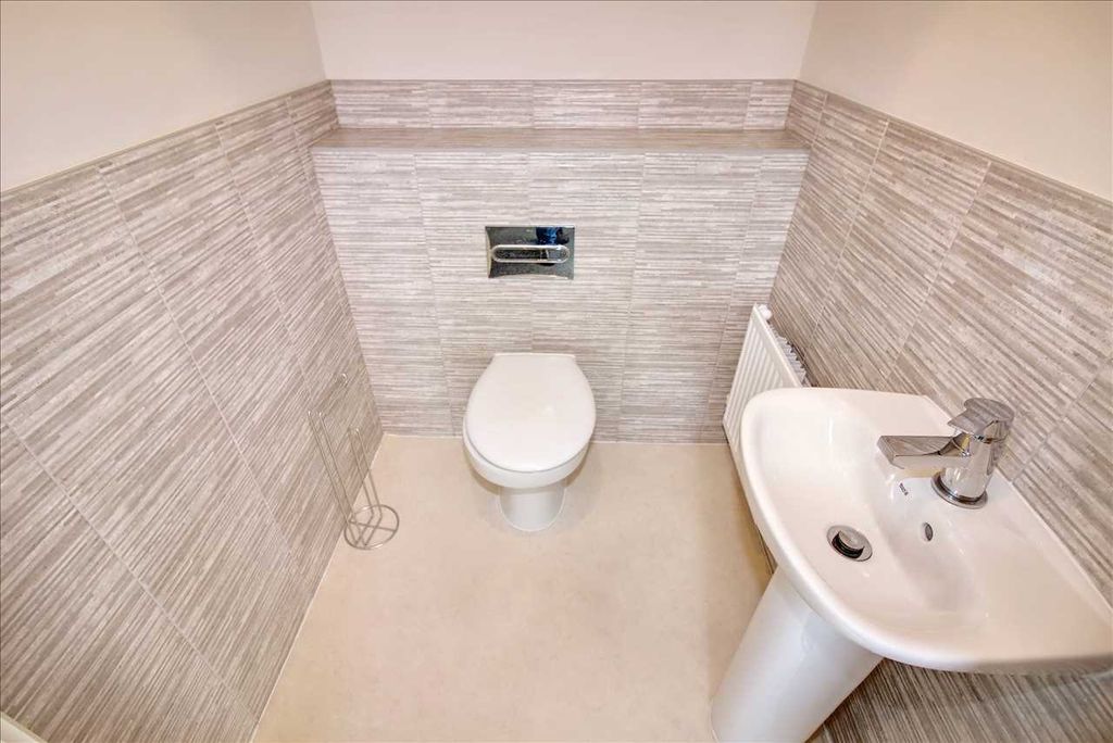 Property photo 3 of 12 Downstairs Cloakroom