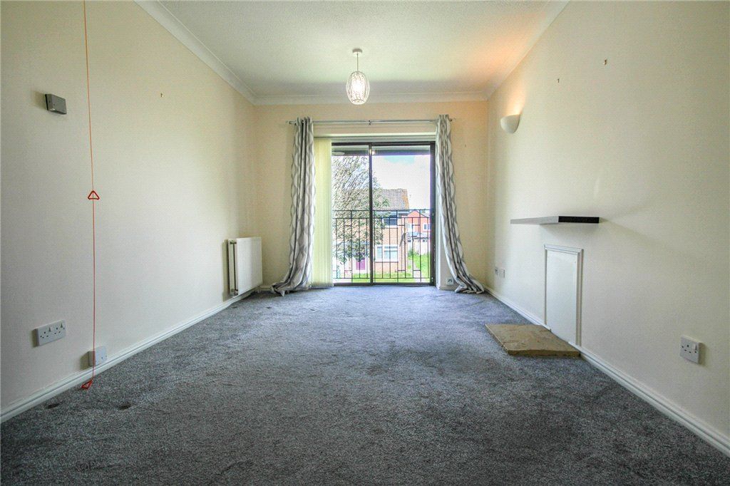 Property photo 3 of 11 Sitting Room