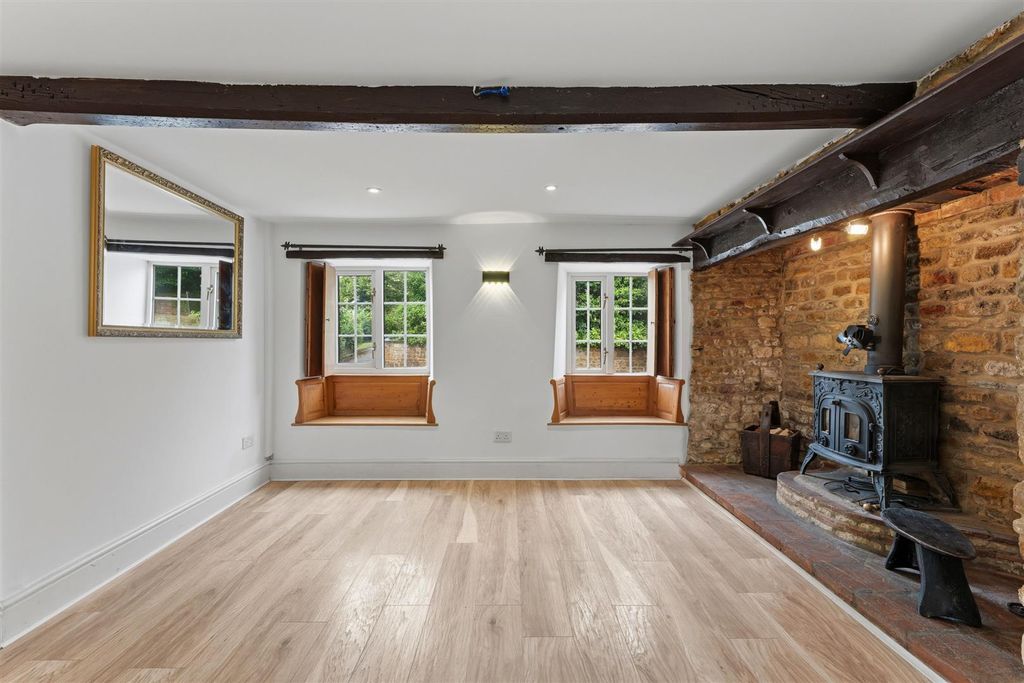 Property photo 3 of 36 Mainstreet_10.Jpg
