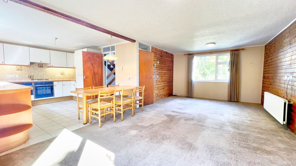 Property photo 3 of 25