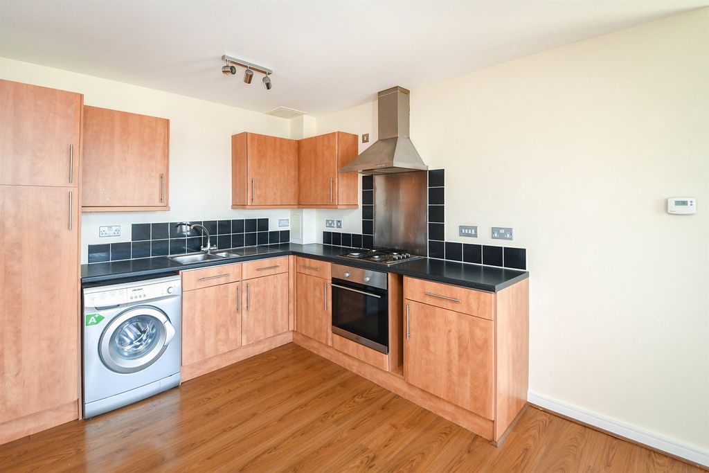 Property photo 2 of 14
