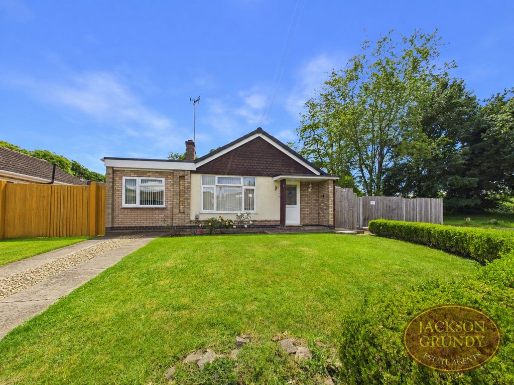 Property photo 1 of 19 Swann Dale Close