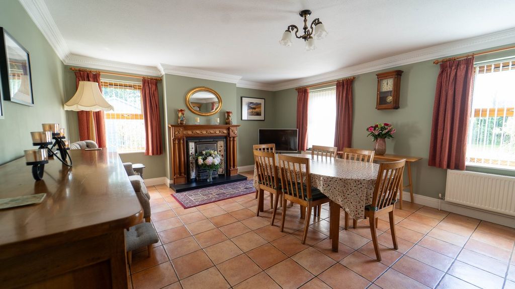 Property photo 2 of 46