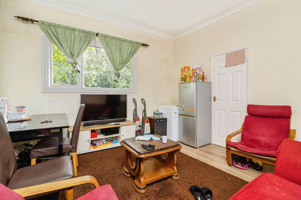 Property photo 3 of 12