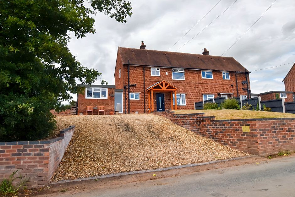 Property photo 1 of 32 Front Aspect 5