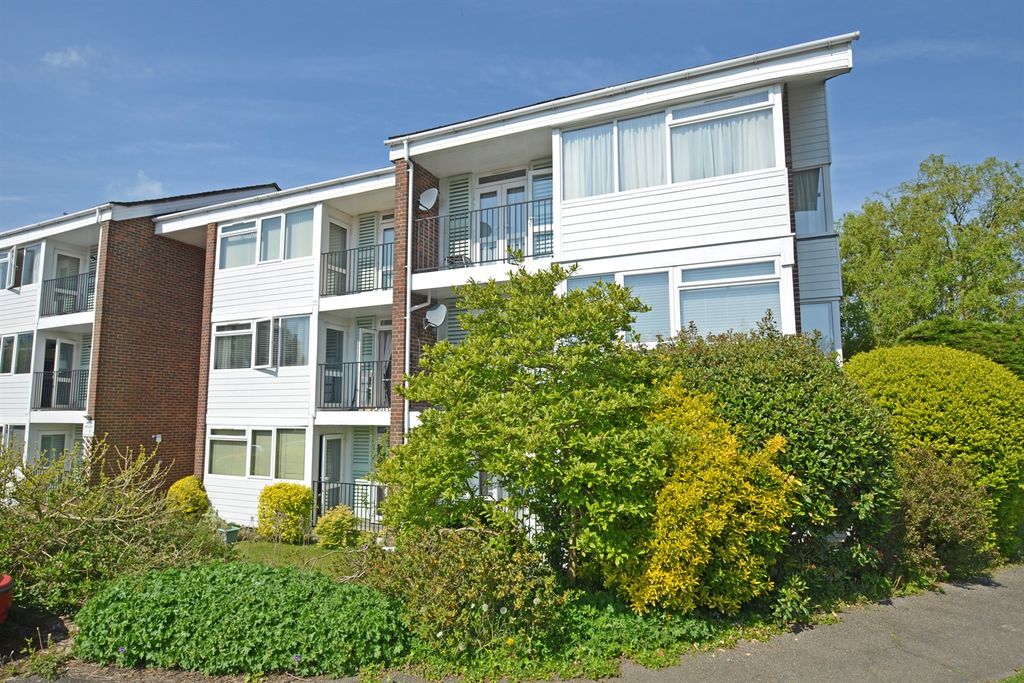 Property photo 1 of 8 (Main)