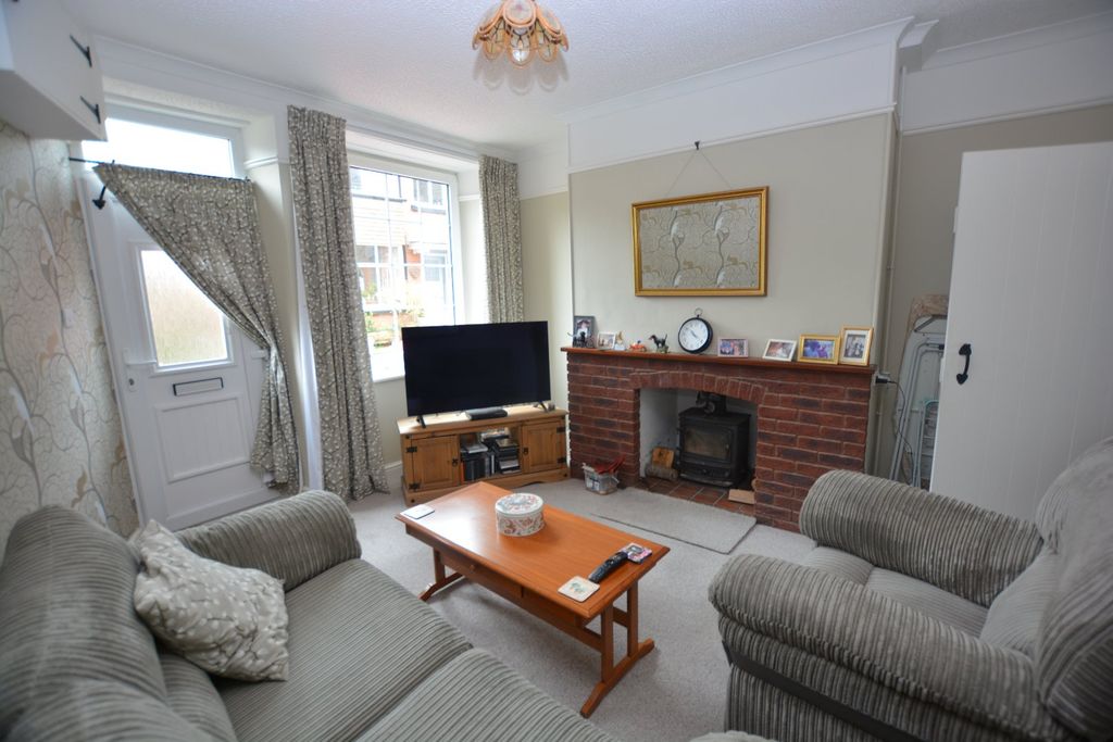 Property photo 2 of 16 Bampton, Seddons