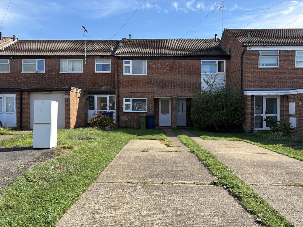 Property photo 1 of 8 2 Bedroom Terraced House For Let