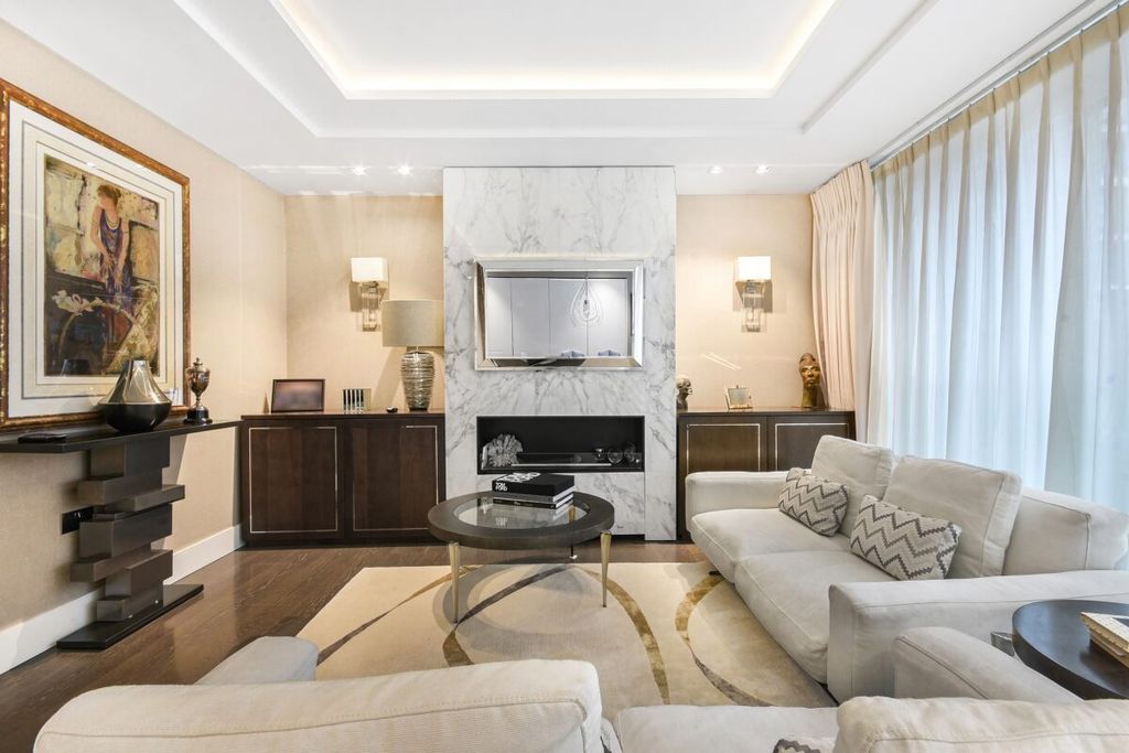 Property photo 1 of 11 Trinity House