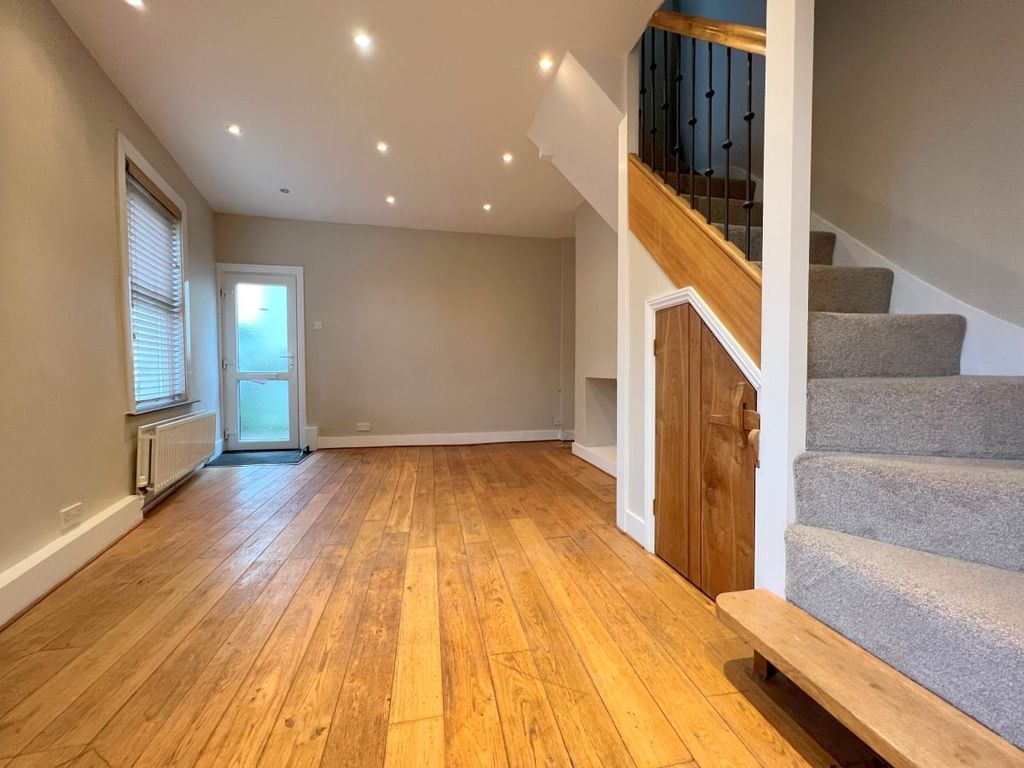 Property photo 3 of 10 Gallery