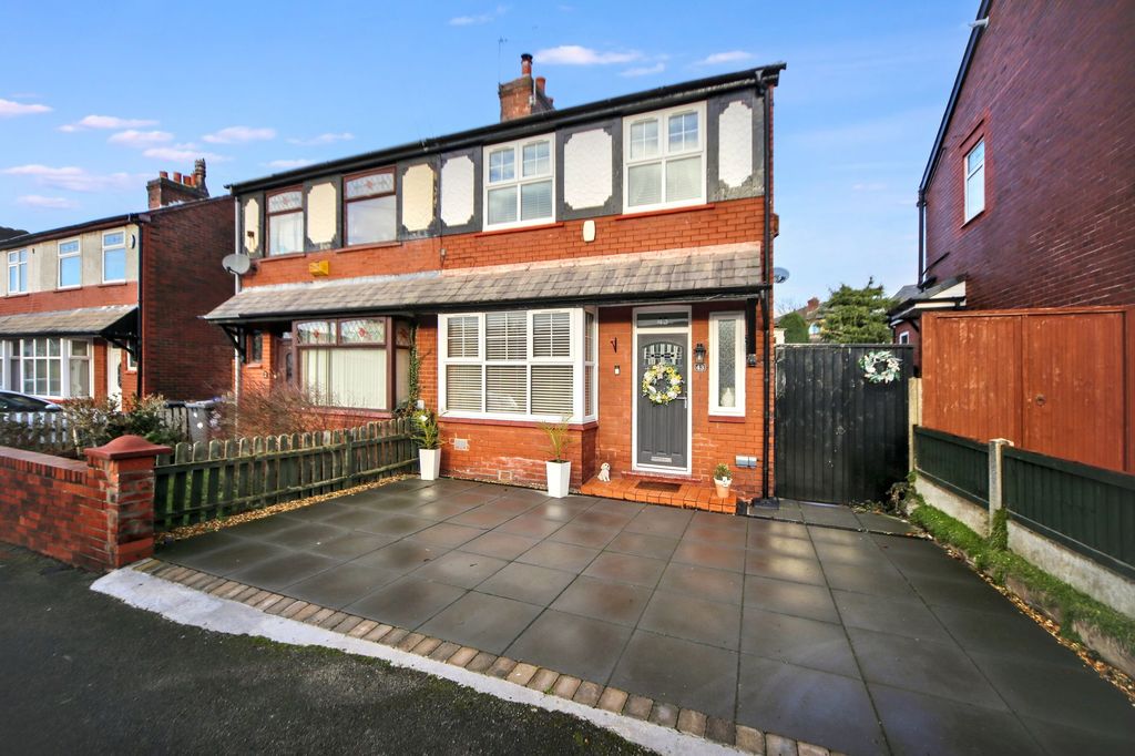 Property photo 1 of 20