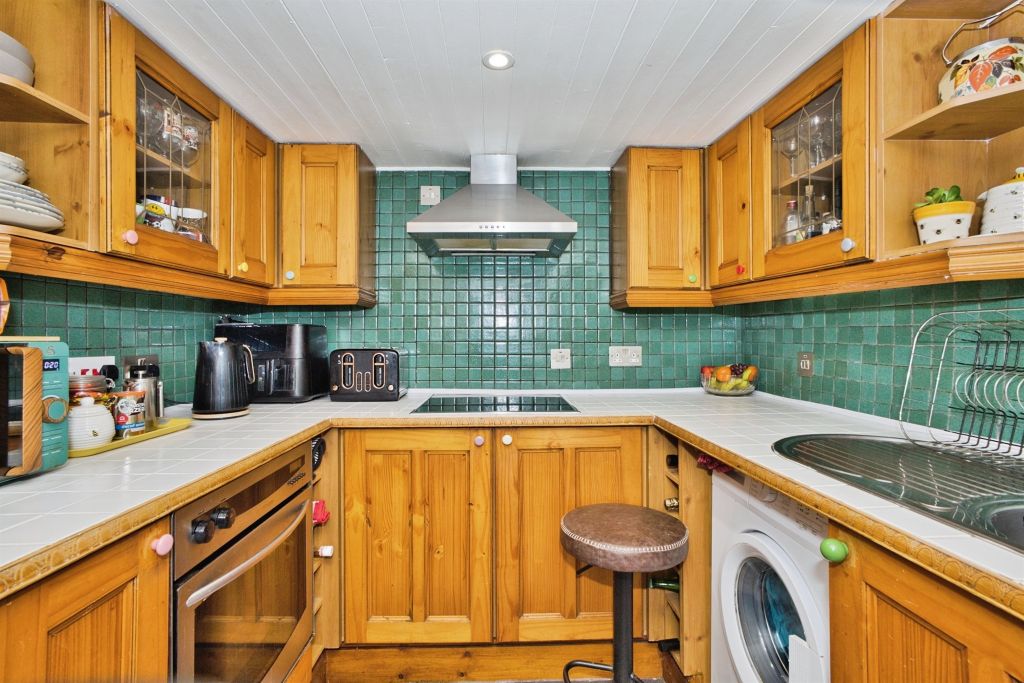 Property photo 3 of 12