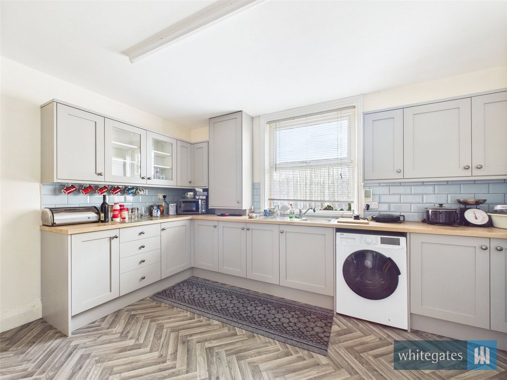 Property photo 3 of 14 Picture No. 05