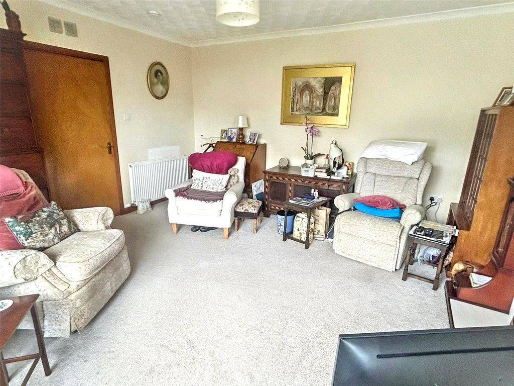 Property photo 2 of 20 Picture No. 11