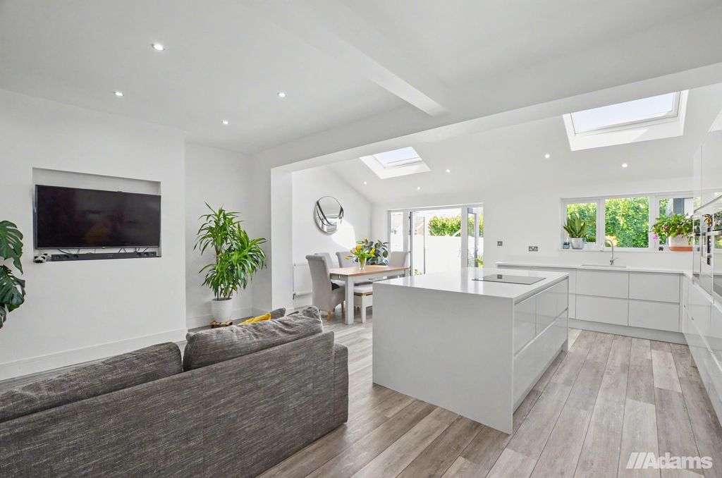 Property photo 2 of 36