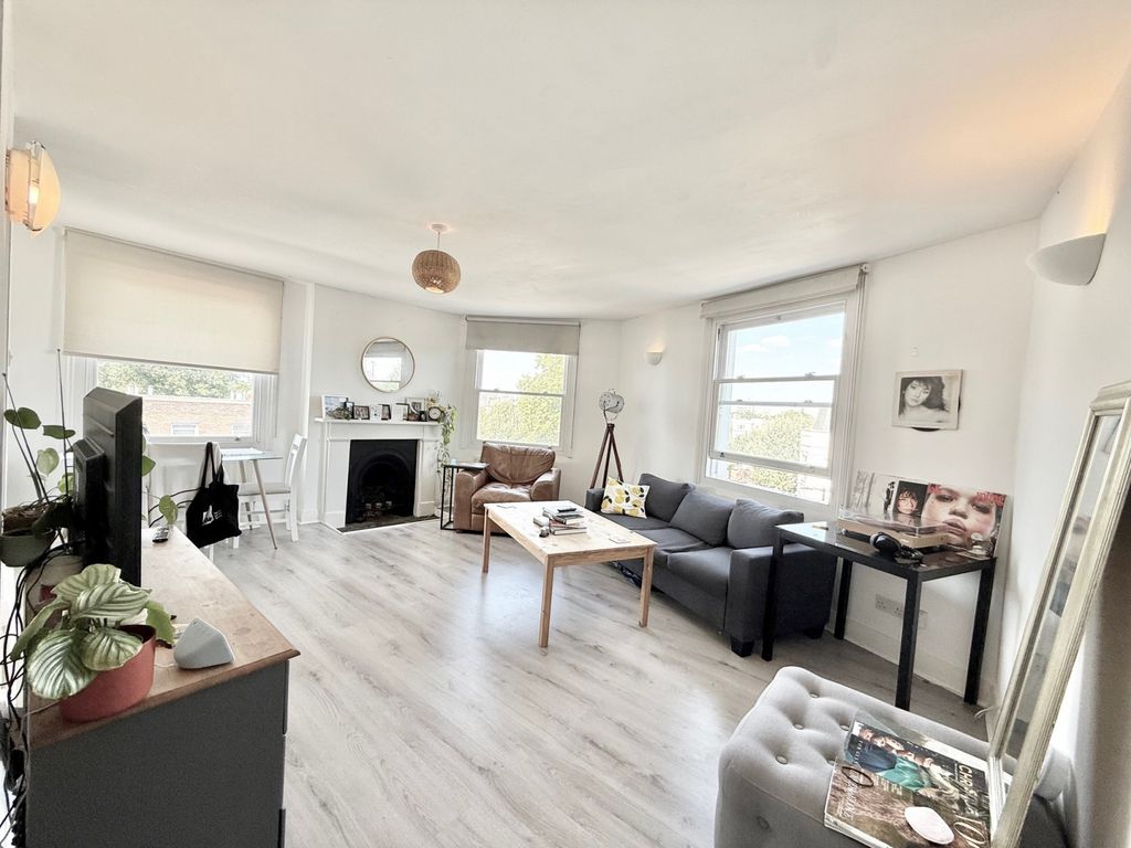 Property photo 1 of 15 2 Bedroom Flat For Rent