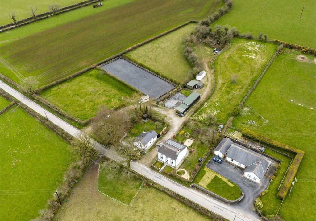 Property photo 3 of 54