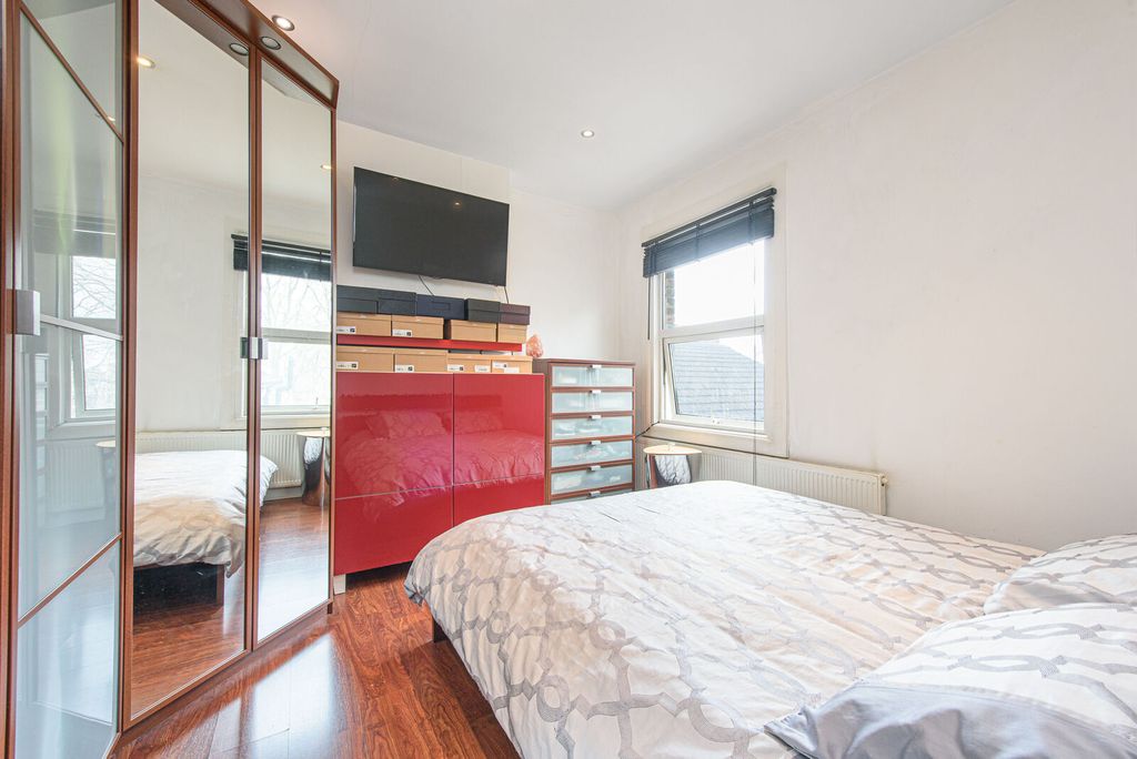 Property photo 3 of 11