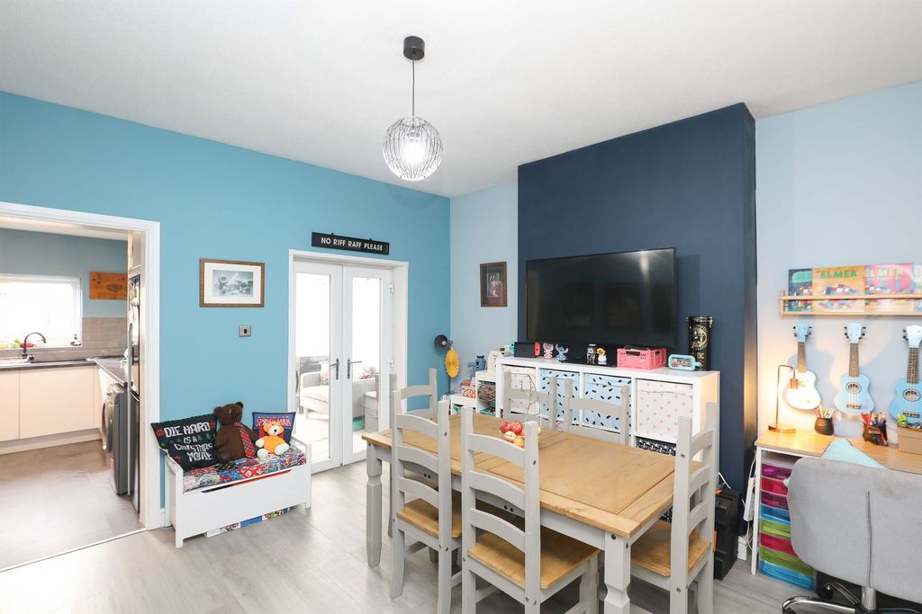 Property photo 2 of 16