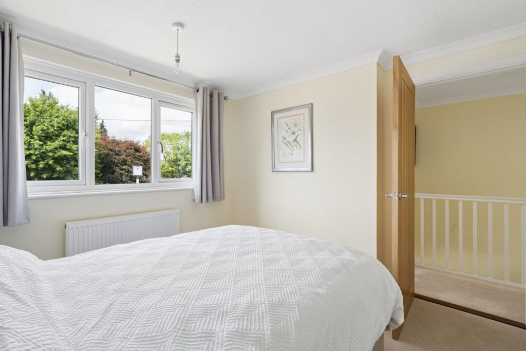 Property photo 2 of 31