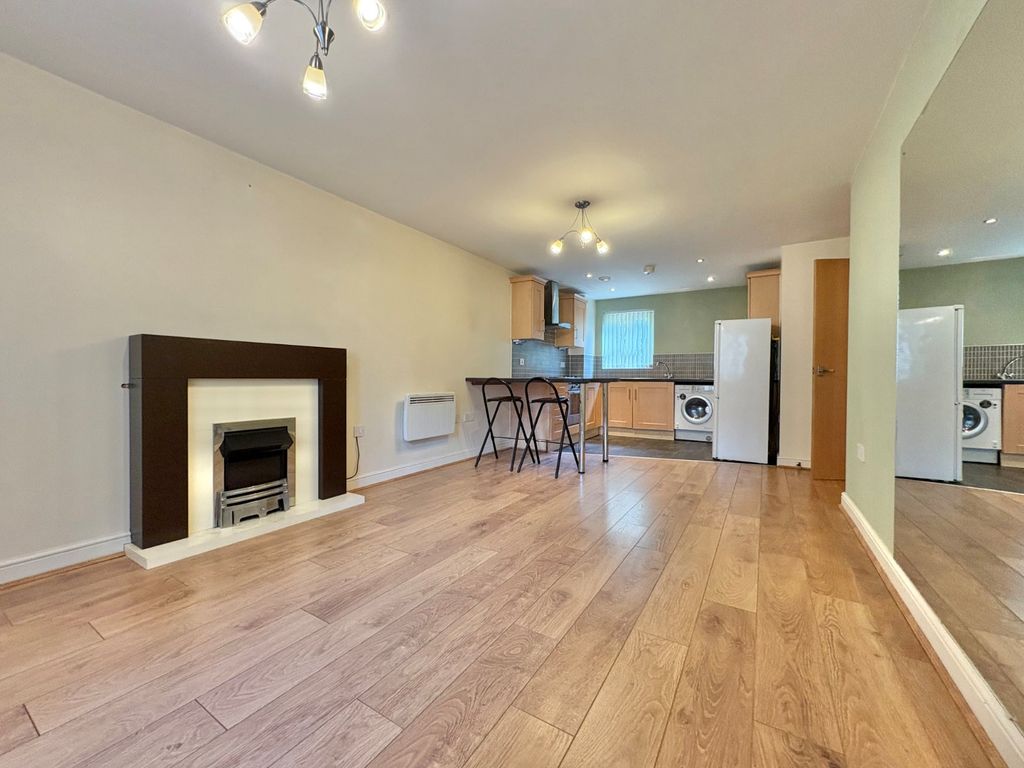 Property photo 2 of 12 Picture No. 22