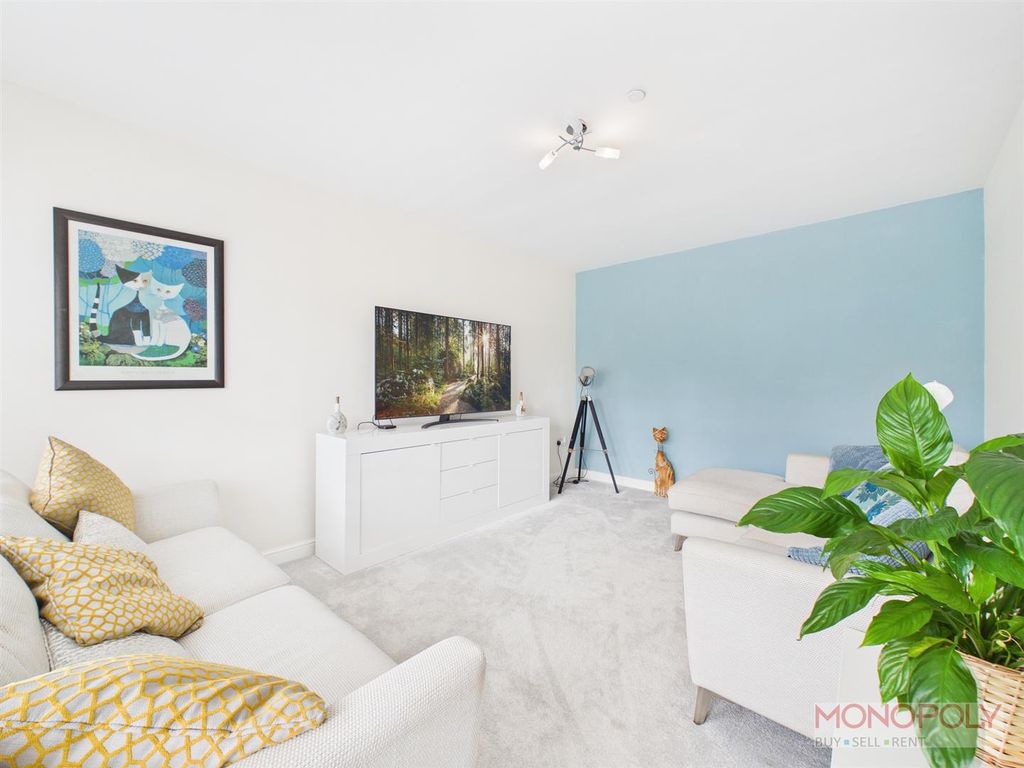 Property photo 2 of 25 Cam01943G0-Pr0655-Still003.Jpg