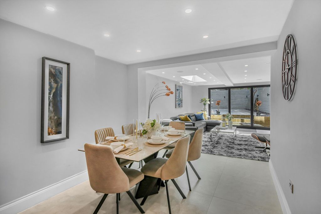 Property photo 3 of 22 Image