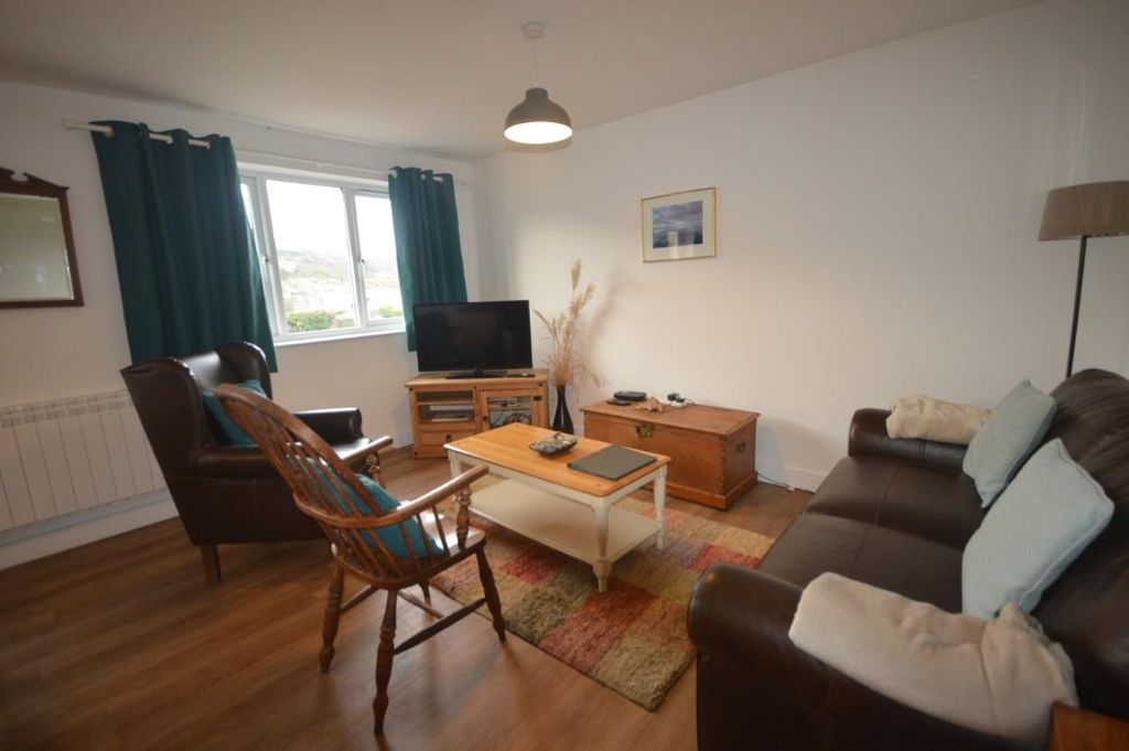 Property photo 3 of 11 Dsc_0005 (Medium).Jpg