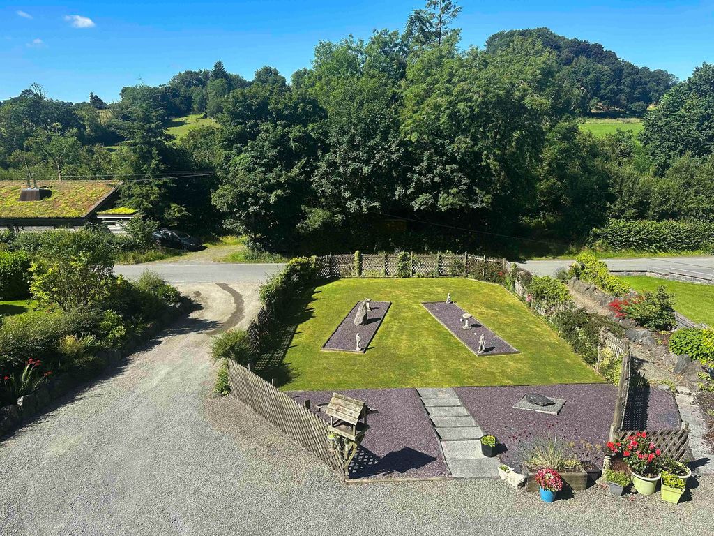 Property photo 3 of 36