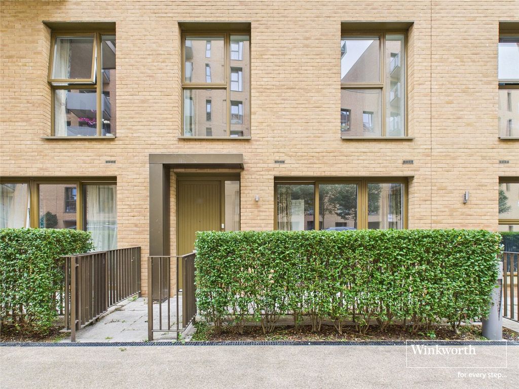 Property photo 1 of 10 External