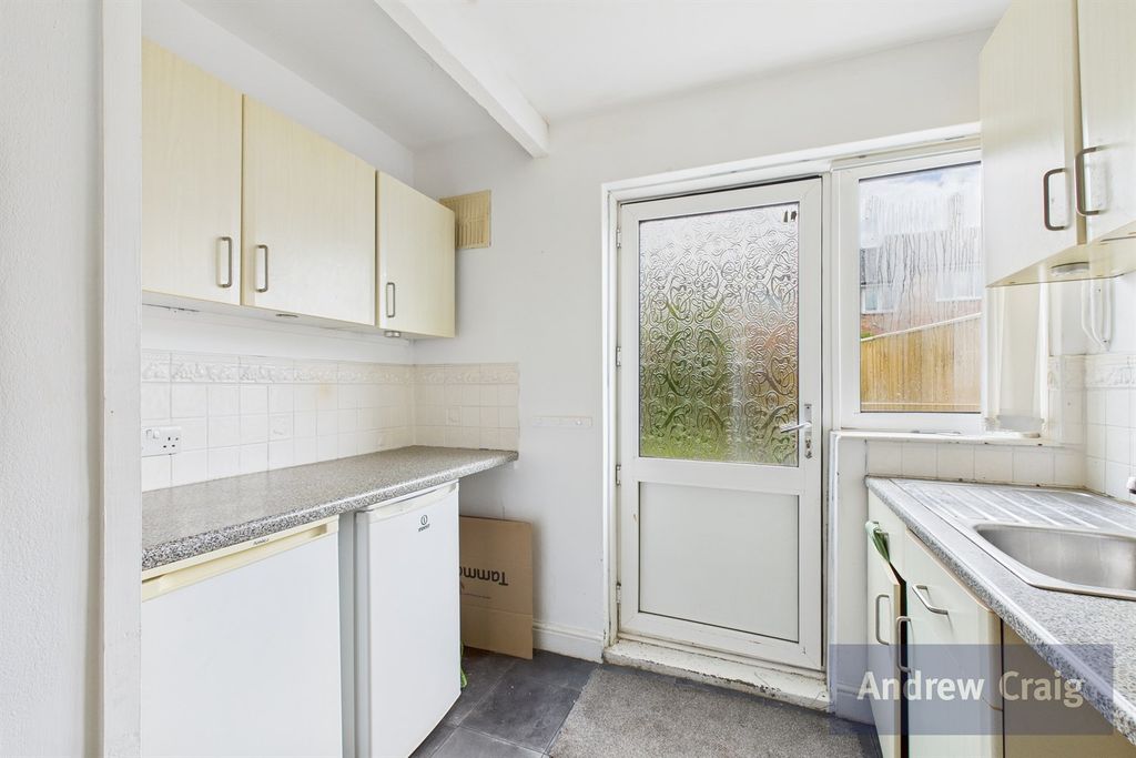 Property photo 3 of 14 Kitchen